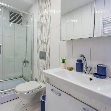 Modern Flat With Balcony Near To Galataport * Stambuł