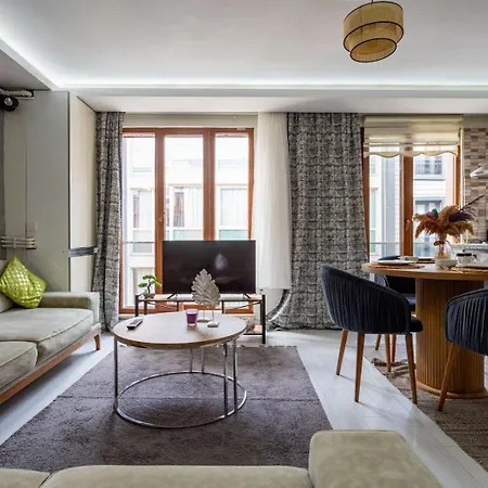 Modern Flat With Balcony Near To Galataport