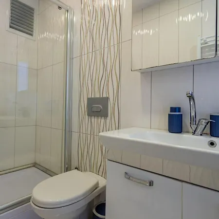 Modern Flat With Balcony Near To Galataport