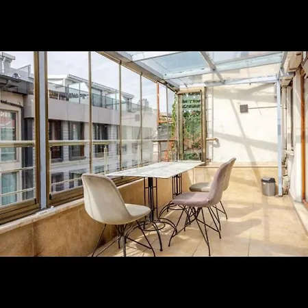 Modern Flat With Balcony Near To Galataport Apartment